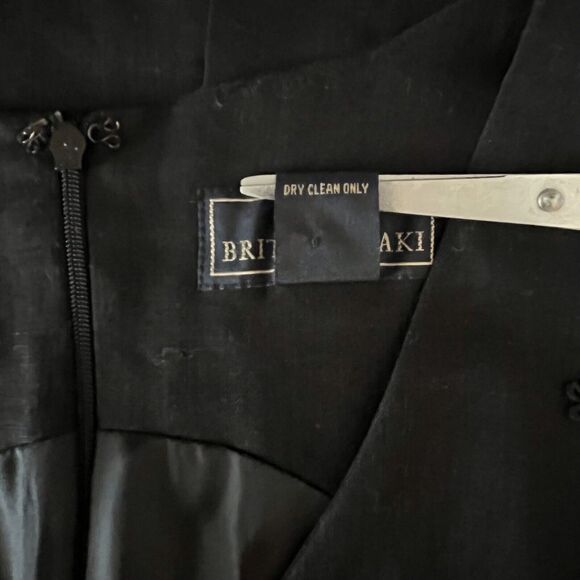 British Khaki Dress Size 4 Black 100% Linen V Neck Lined Knee Length Sheath - Picture 11 of 11